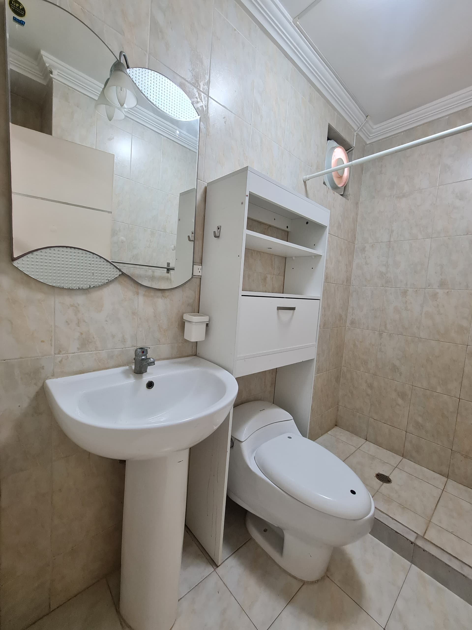 MODERN AND SPACIOUS APARTMENT